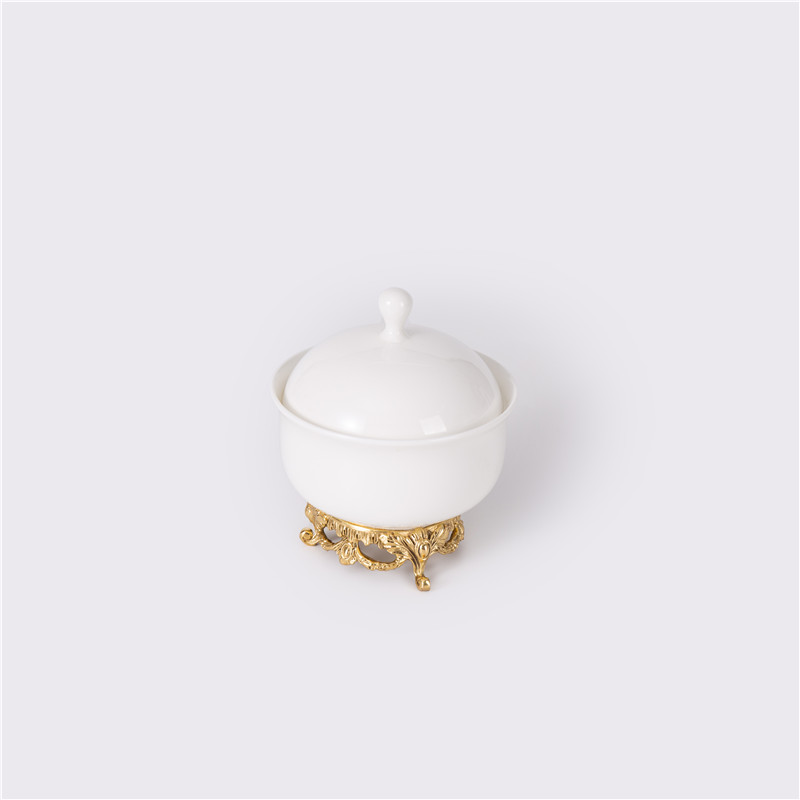 High-Quality Covered Bowl Dried Fruit Plate Dried Fruit Dish Covered Teacup Brass Base Supplier, Company