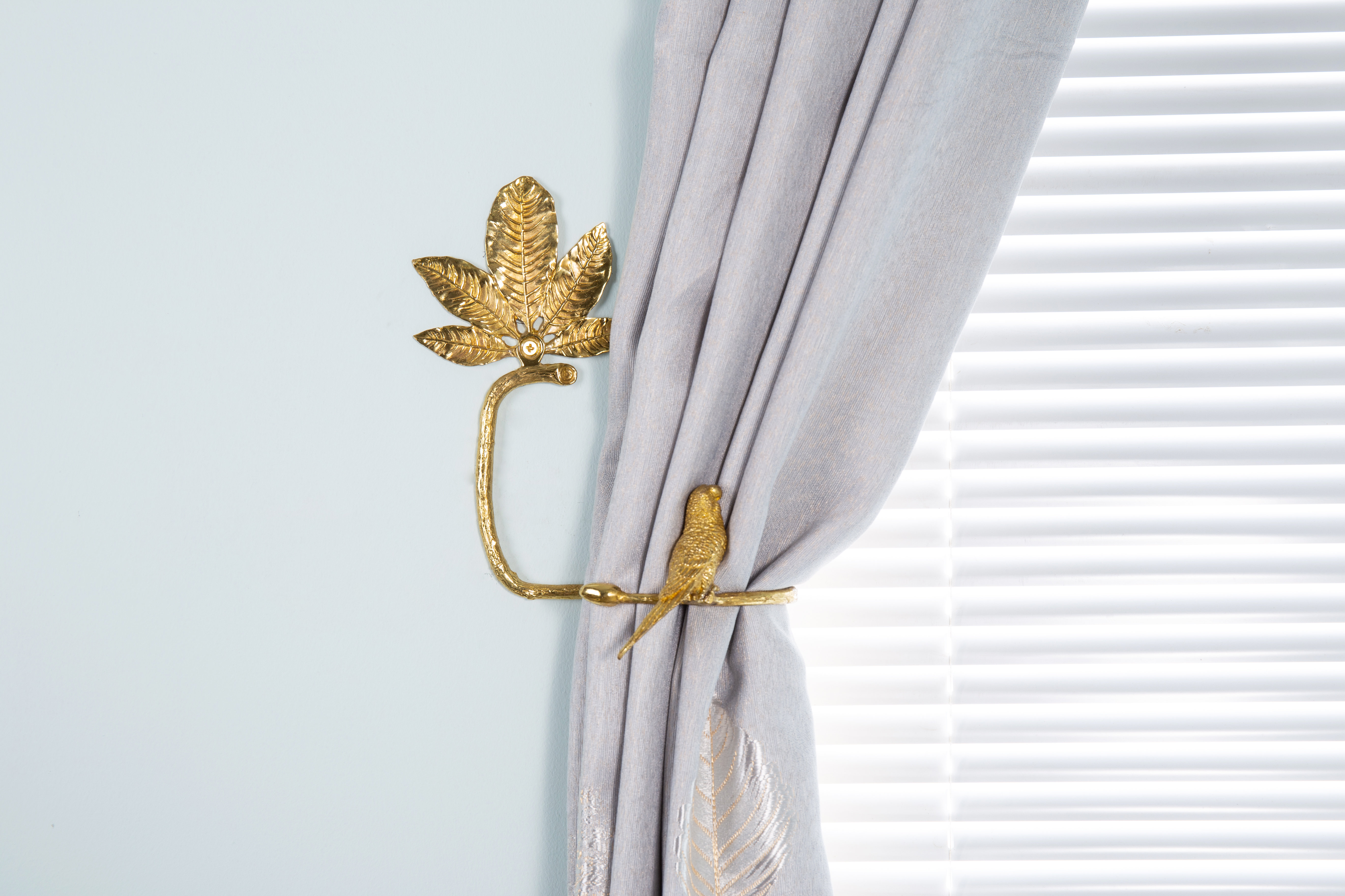 Curtain Hook Visual 13