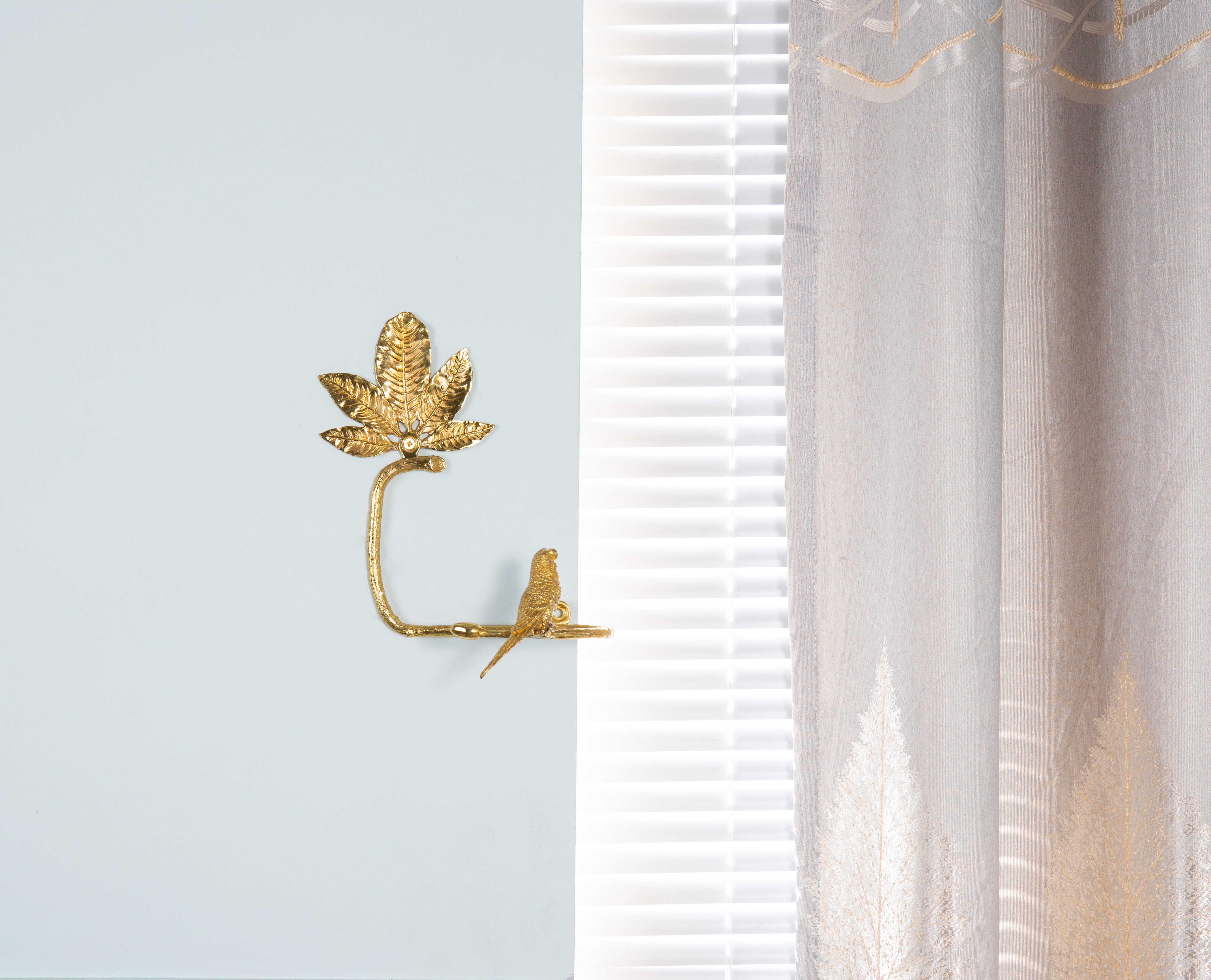 Curtain Hook Visual 14