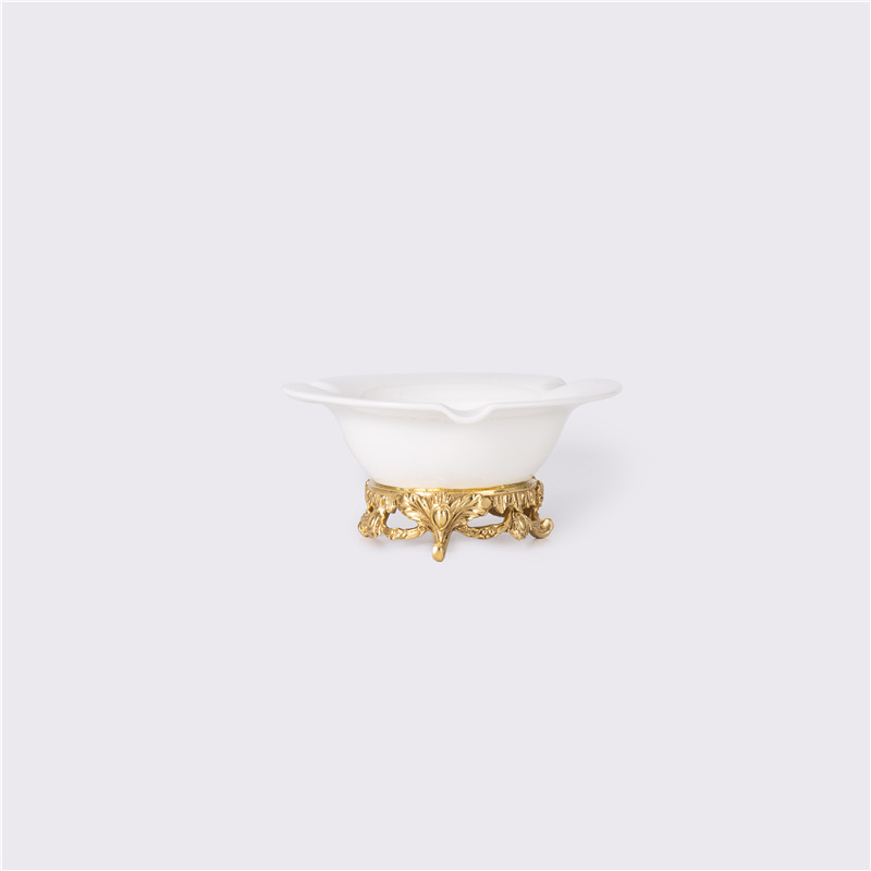 China Smoking Dish Handcrafted Cigarette Trays Cigarette Disc Ashtray Brass Base Manufacturer, Companies