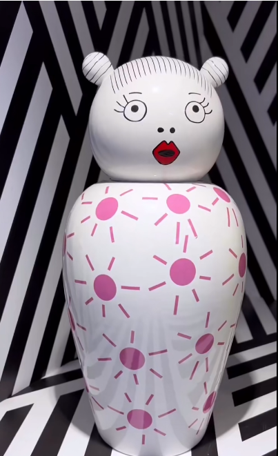Canopie Vase American Doll Pepa