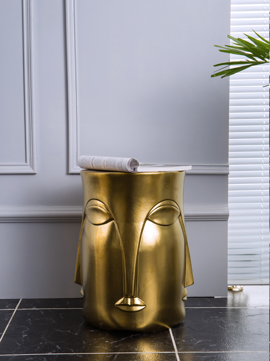 Kiki Vase Display 1