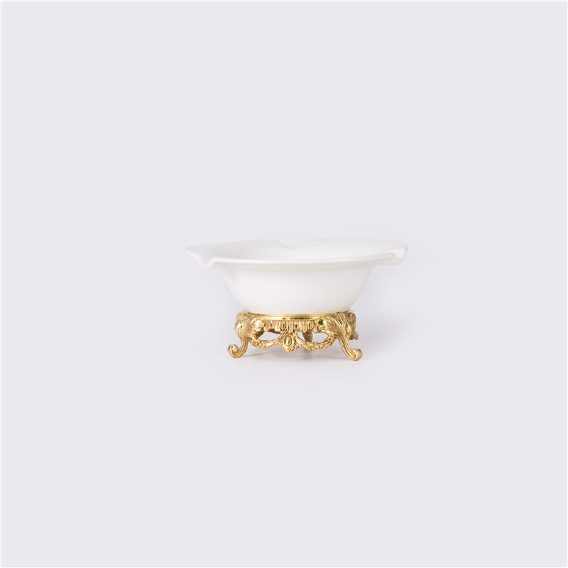 China Smoking Dish Handcrafted Cigarette Trays Cigarette Disc Ashtray Brass Base Manufacturer, Companies