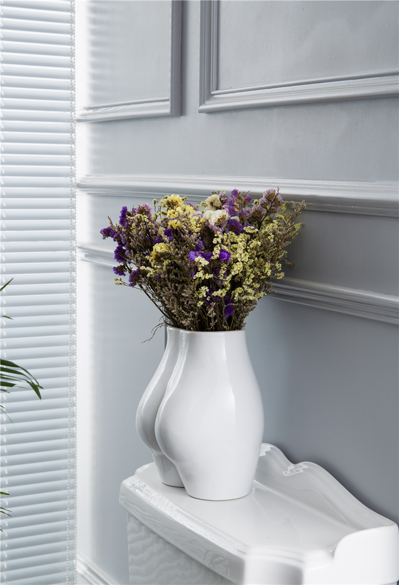 Kiki Vase Display 3