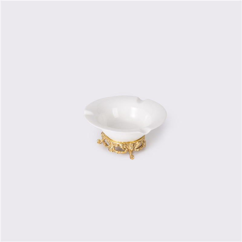 China Smoking Dish Handcrafted Cigarette Trays Cigarette Disc Ashtray Brass Base Manufacturer, Companies