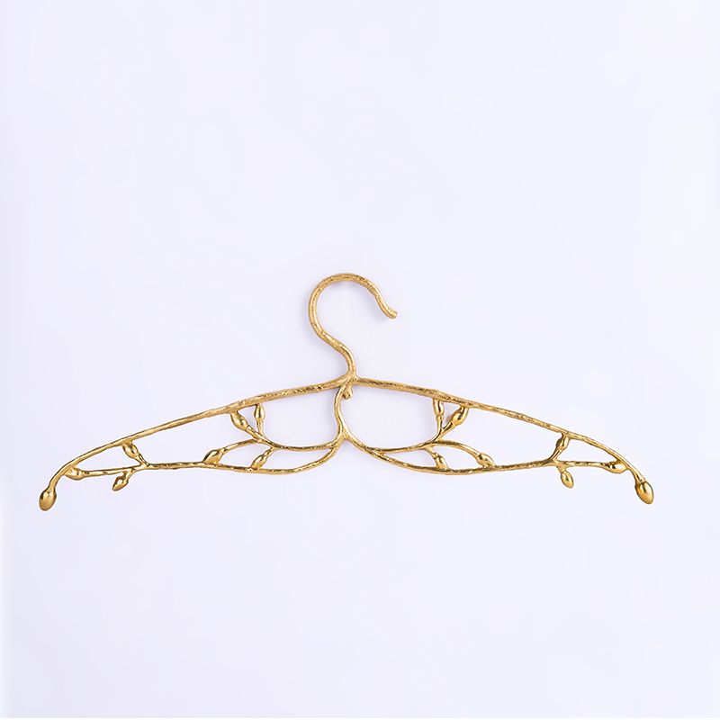China Solid Brass Hangers A02 Brass Material  Lost Wax Casting Handicrafts Factories, Exporters