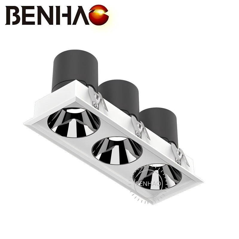 Super Bright Commercial Three Plug LED Downlight for Ceiling Recessed Installation