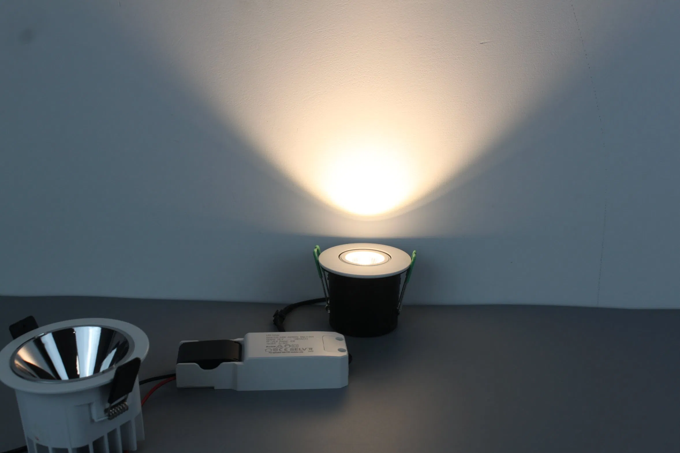 Anti Glare ERP2.0 CE RoHS EMC2.0 3W 5W 7W 9W 12W 15W 18W Alum or Plastic Recessed CCT Dimmable LED Down Light