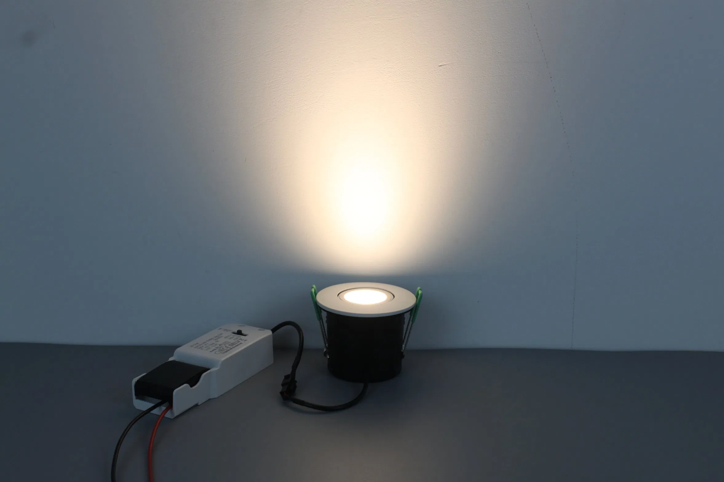 Anti Glare ERP2.0 CE RoHS EMC2.0 3W 5W 7W 9W 12W 15W 18W Alum or Plastic Recessed CCT Dimmable LED Down Light