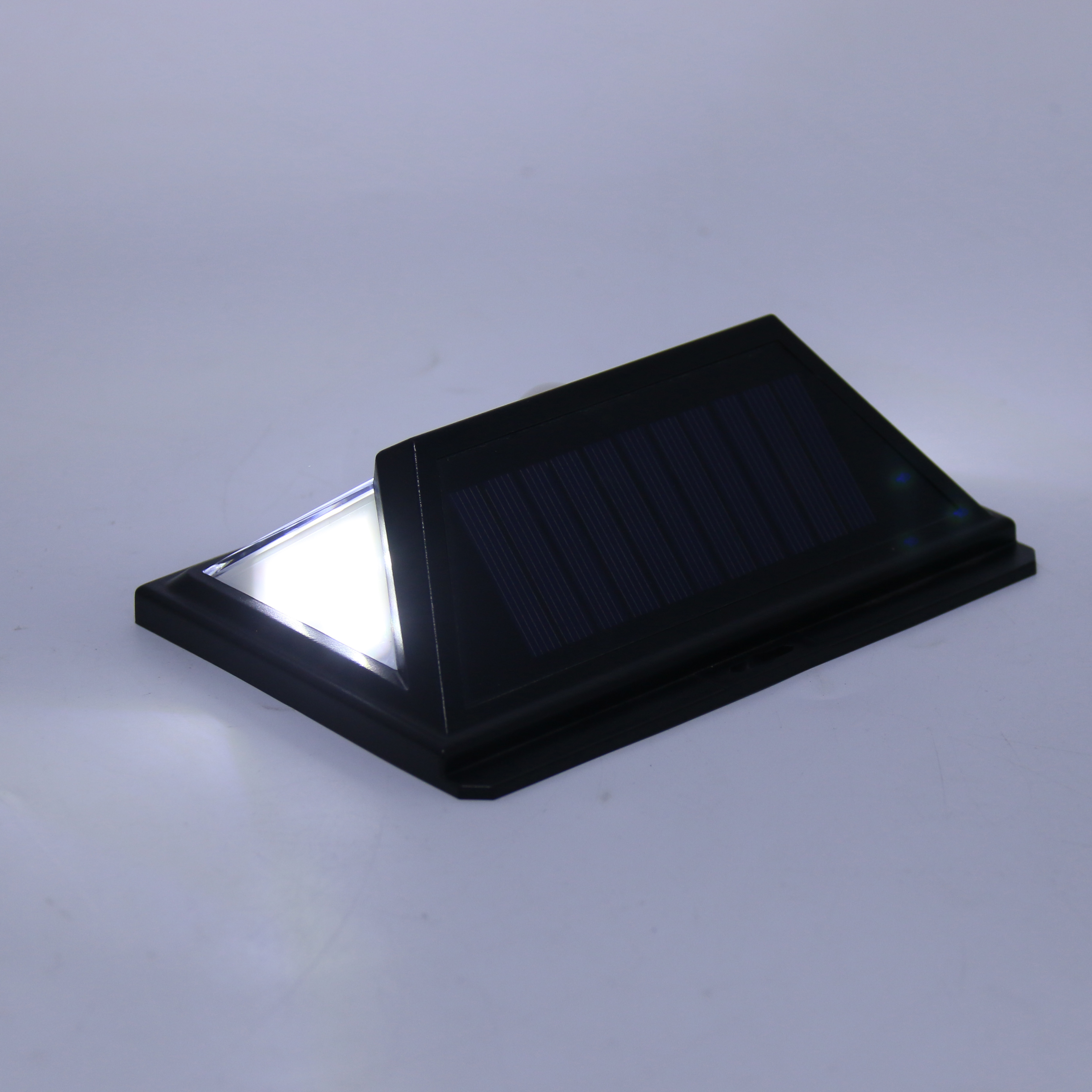 Outdoor Wireless IP65 Waterproof LED Solar Lights PIR Motion Sensor (8-10m Range) Wall-Mounted Smart Lighting Solution for