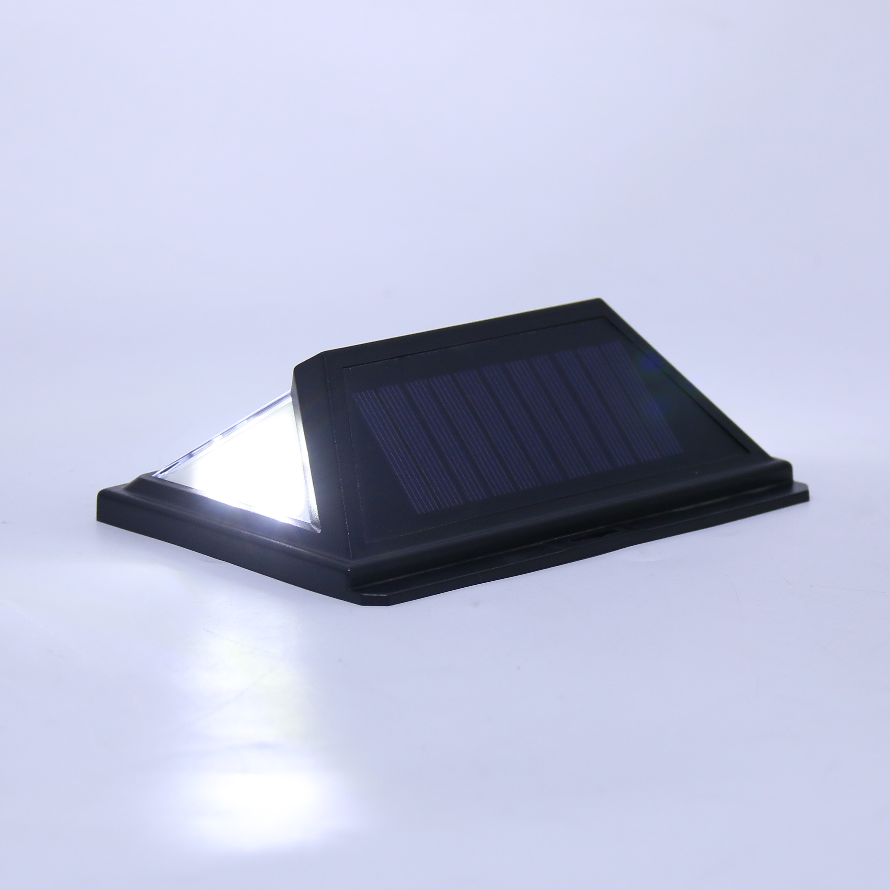 Outdoor Wireless IP65 Waterproof LED Solar Lights PIR Motion Sensor (8-10m Range) Wall-Mounted Smart Lighting Solution for
