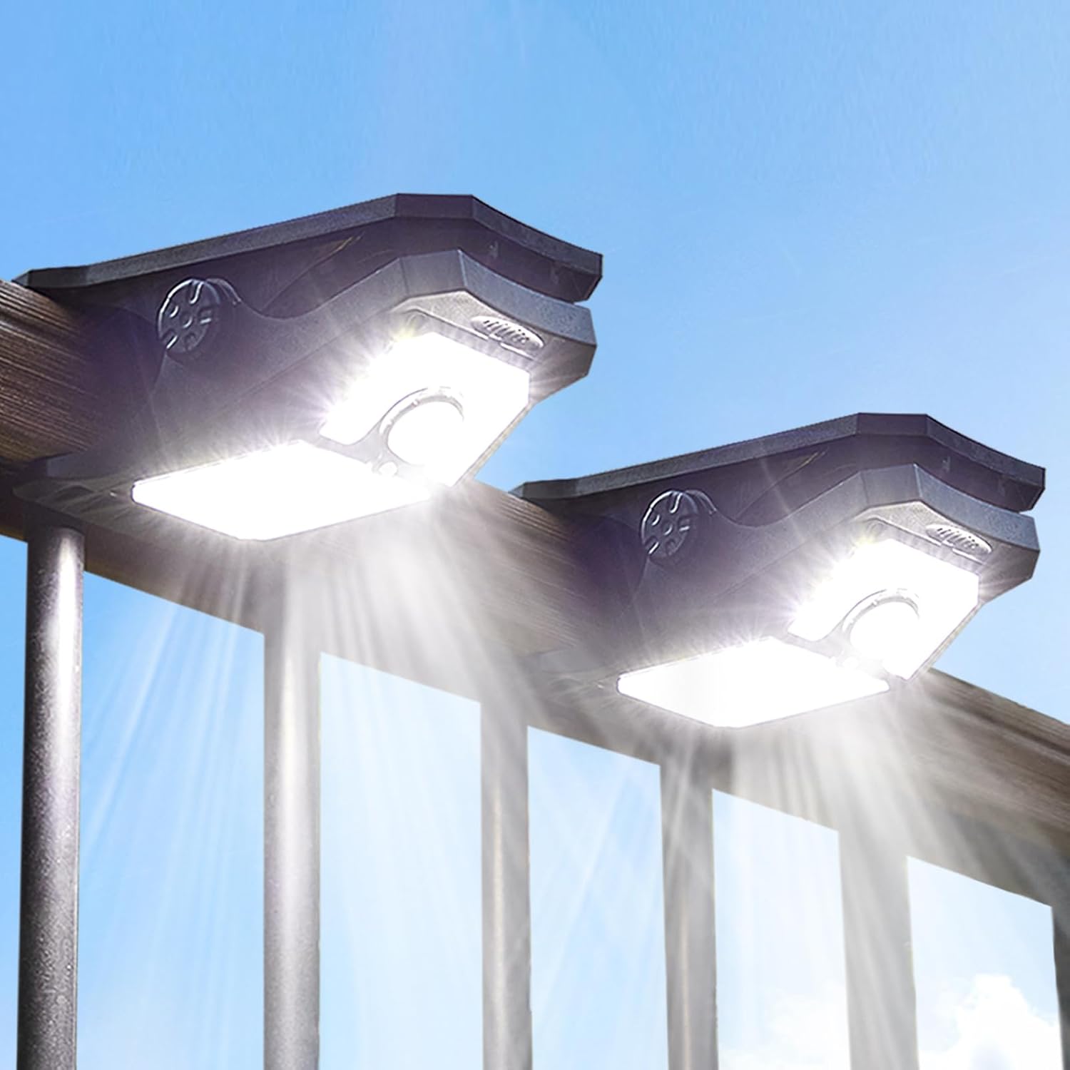 Motion Sensor Outdoor Waterproof Clip on Solar &amp; USB Powered Security Solar Lights for Outside Fence Chain Link Camping Gutter