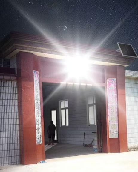 New IP67 Waterproof ABS LED Outdoor Garden Flood Solar Motion Sensor Light with 2-Year Warranty