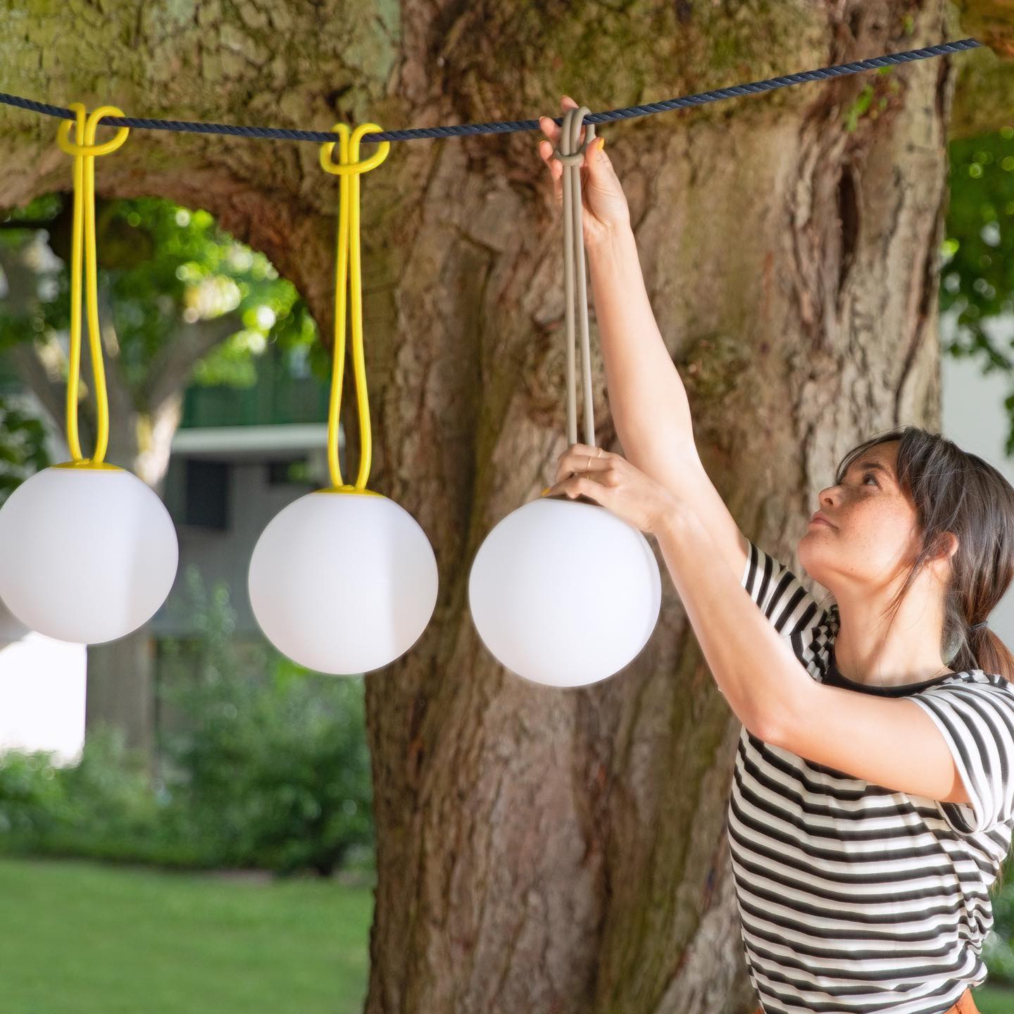 Outdoor Power LED Acrylic Chandeliers Pendant Lamp Waterproof Solar Garden Lights for Camping Landscape Party Lighting