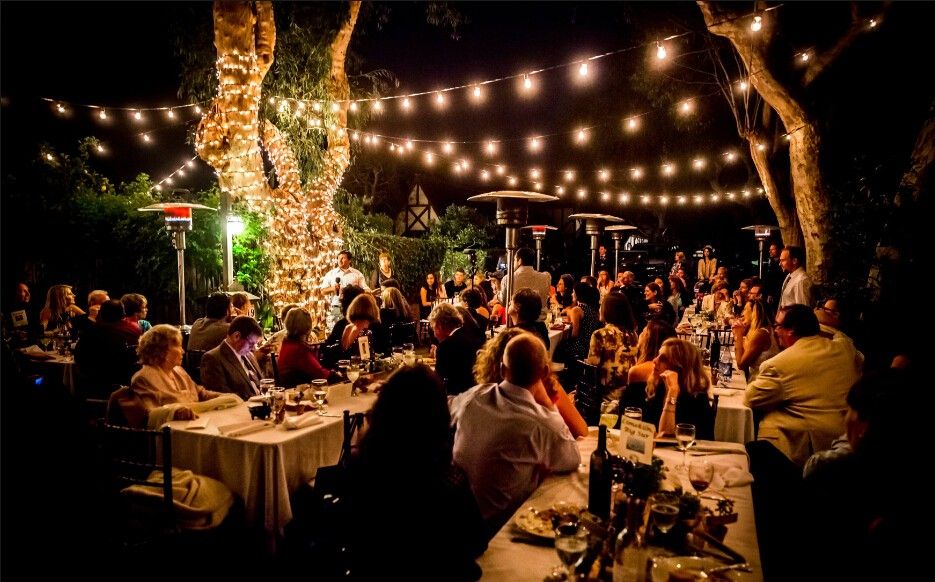 Outdoor tree decor