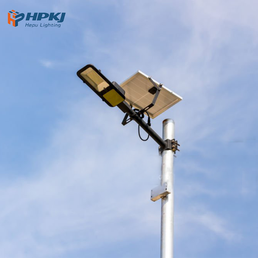 LED Solar Lamps Waterproof Solar Powered Body Motion Sensor Induction Led Street Light With Pole 100 White 200W DC 6V