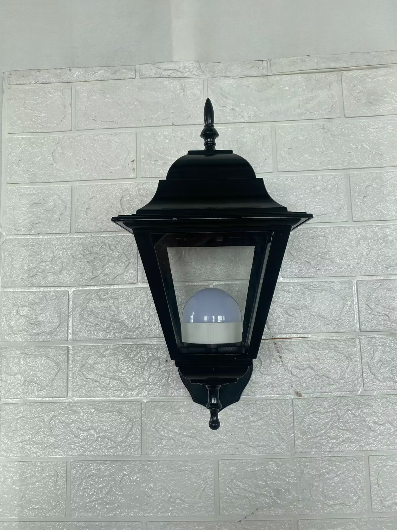 10-Inch Black Aluminum Outdoor Wall Lantern Weatherproof Vintage Warm White Porch Patio Lighting Fixture Clear Glass Garden