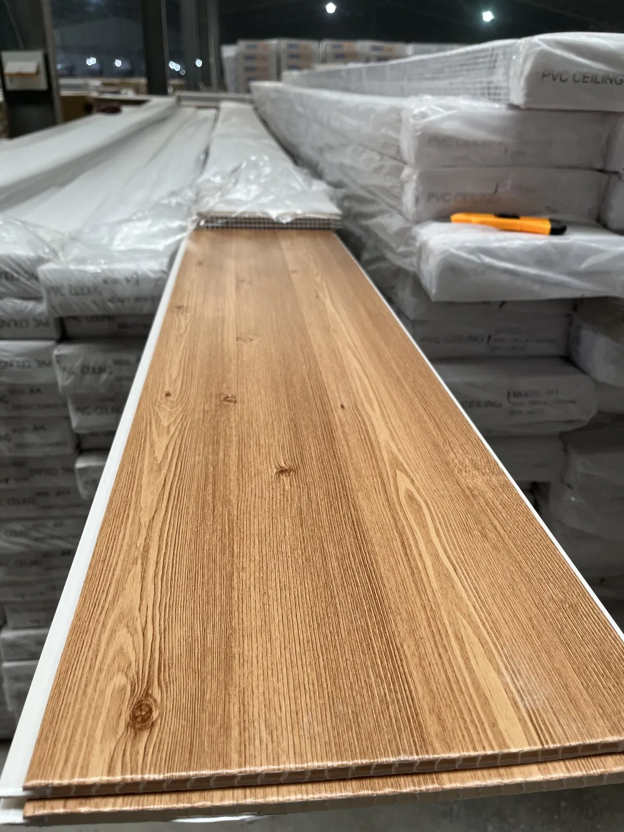 High Quality Wood Textured Plastic Panel Waterproof False Techo Laminated PVC Ceiling Board for Interior Decoration