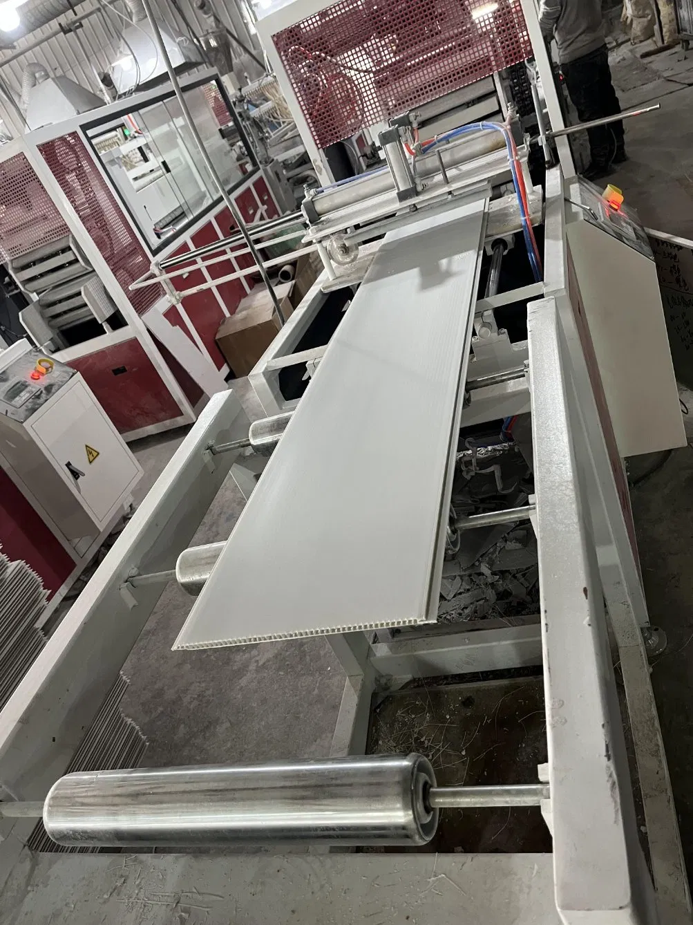 High Quality Wood Textured Plastic Panel Waterproof False Techo Laminated PVC Ceiling Board for Interior Decoration