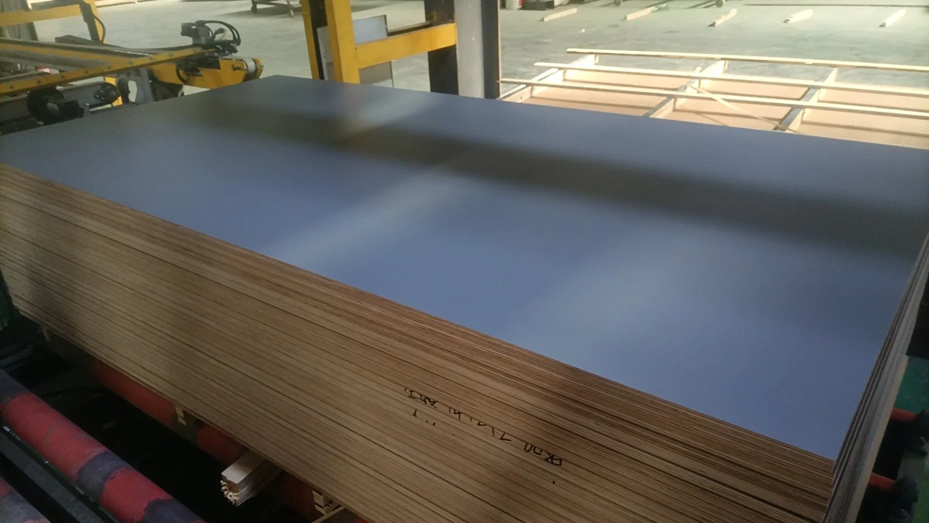 High Quality 4X8 3mm 12 mm 18mm Furniture Grade Melamine Coated Laminated Plywood Board