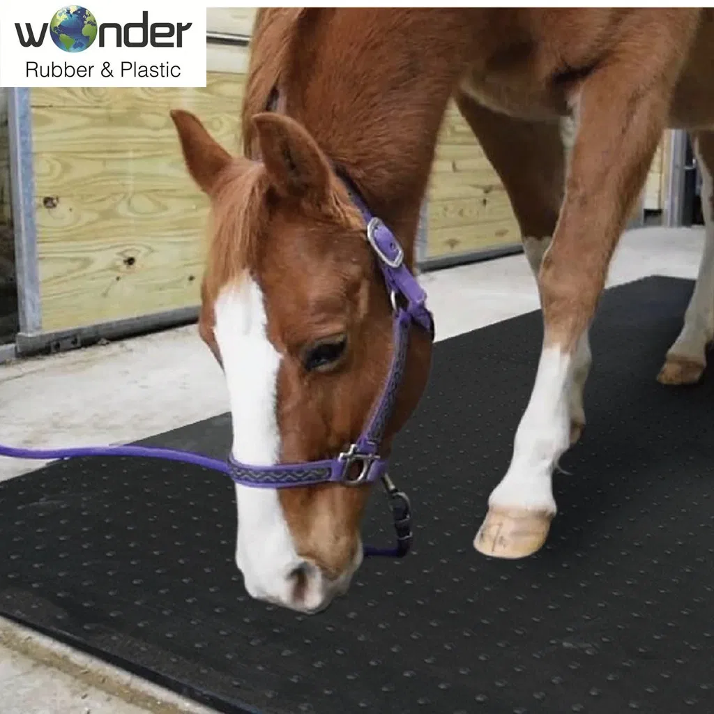 Agricultural Non Slip Interlocking Recycle Material Waterproof Solid Color Cow Print Floor Mats