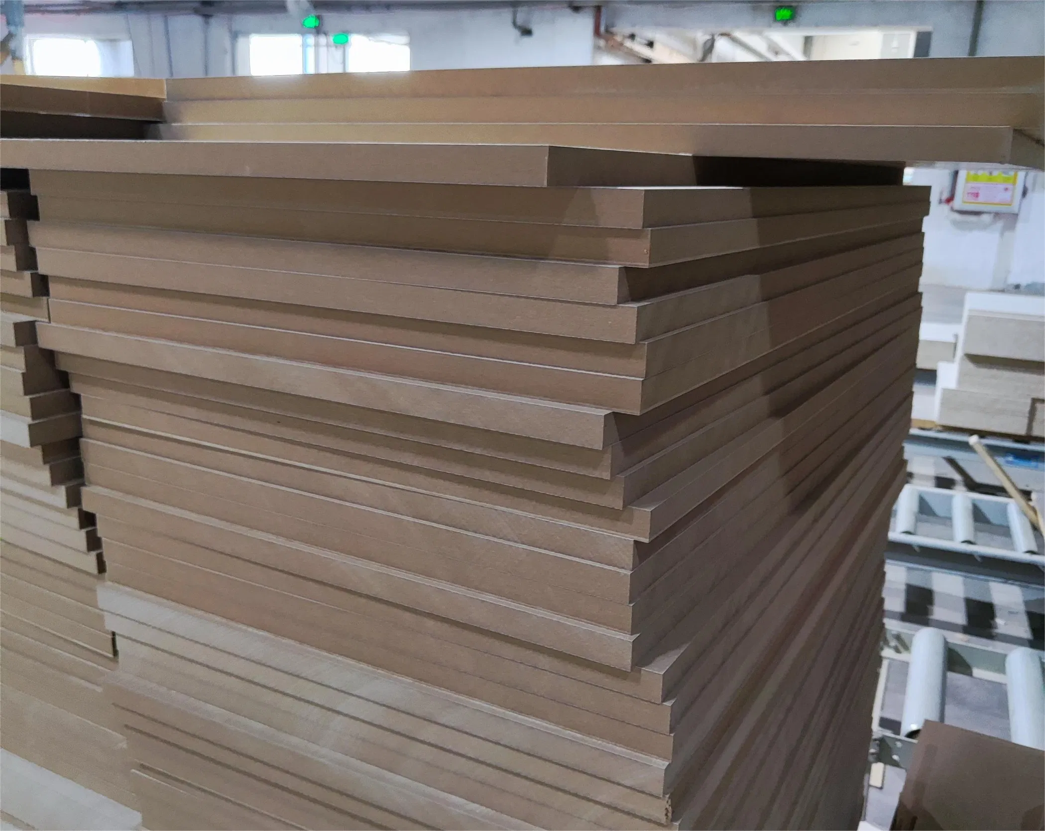 Melamine MDF Board Poplar Pine Maple Hardwood for Decoration