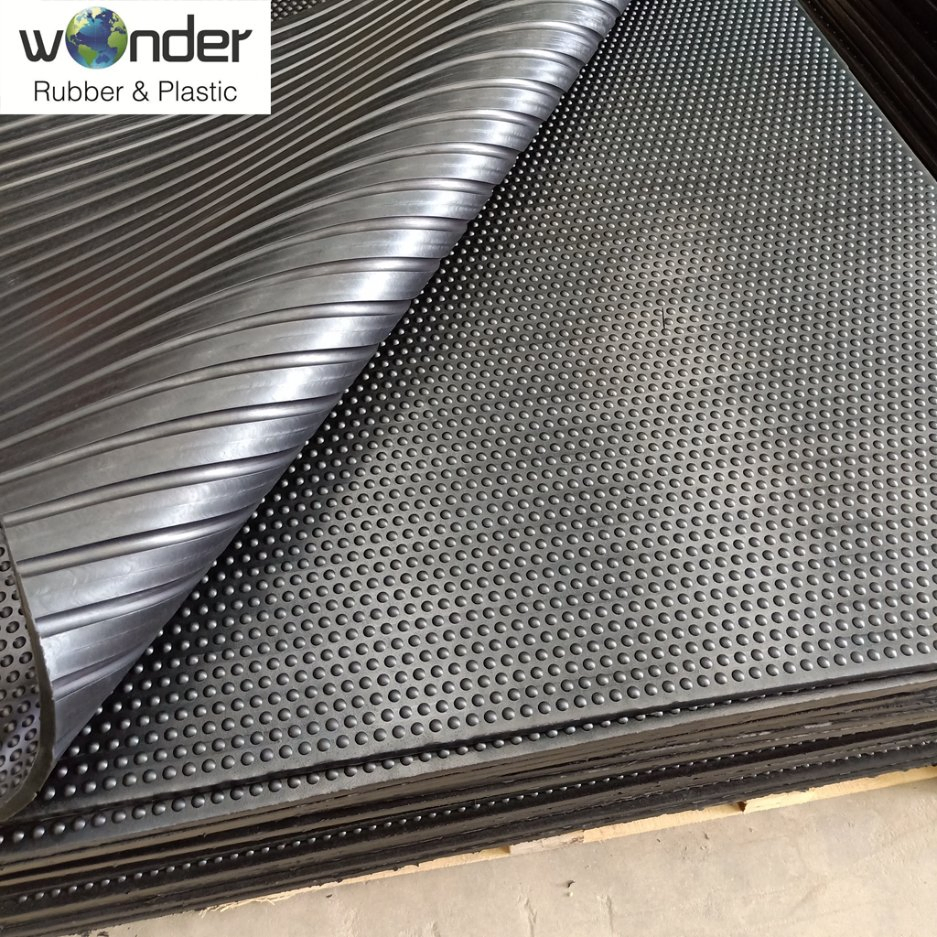 Waterproof and Will Not Crack One-Piece Stall Mat Made of The Most Durable Thick Vulcanized Rubber Rubber Floor Mat