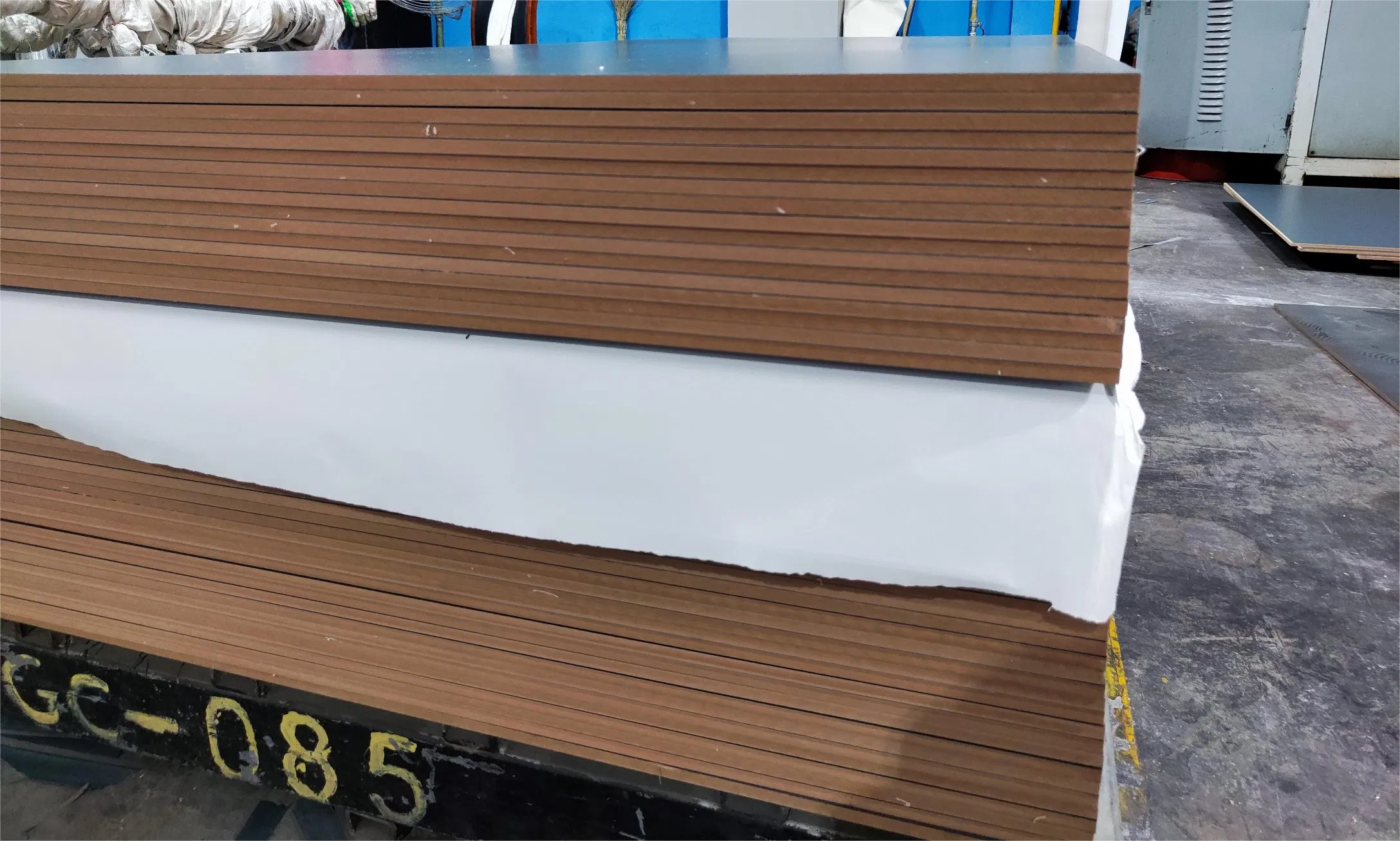 Melamine MDF Board Poplar Pine Maple Hardwood for Decoration