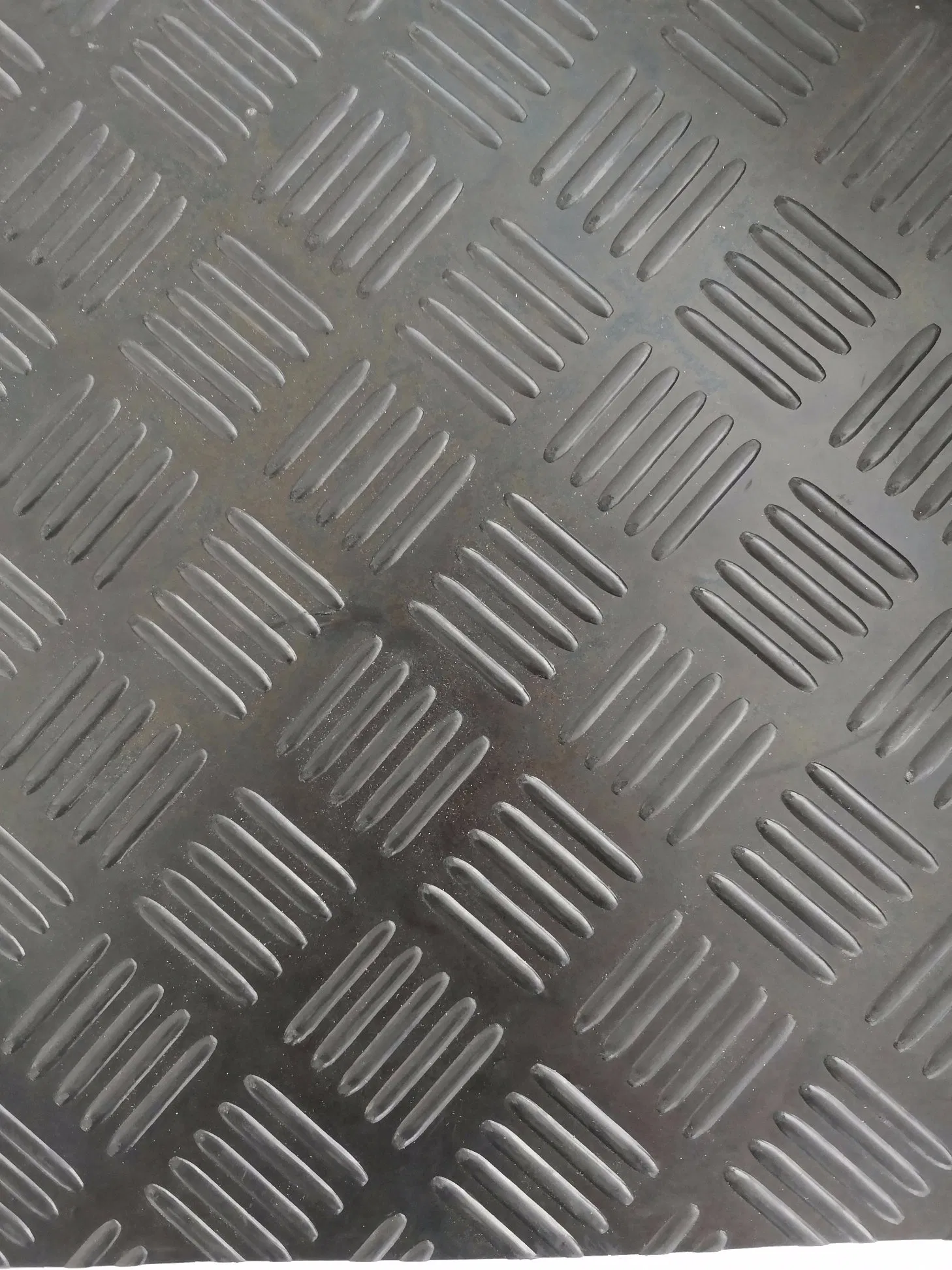 Custom Recycled SBR Round Coin Rubber Mat Flooring for Moulding and Cutting Process