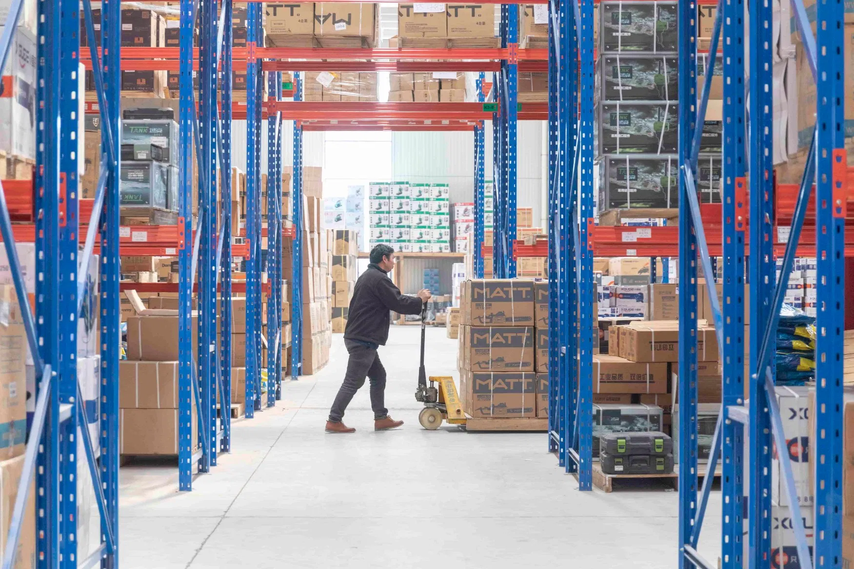 China Supplier 18 Gauge Air Pneumatic Brad Nailer for Hardwood Floors and Furniture DIY Grade Framing Nail Gun for Woodwork