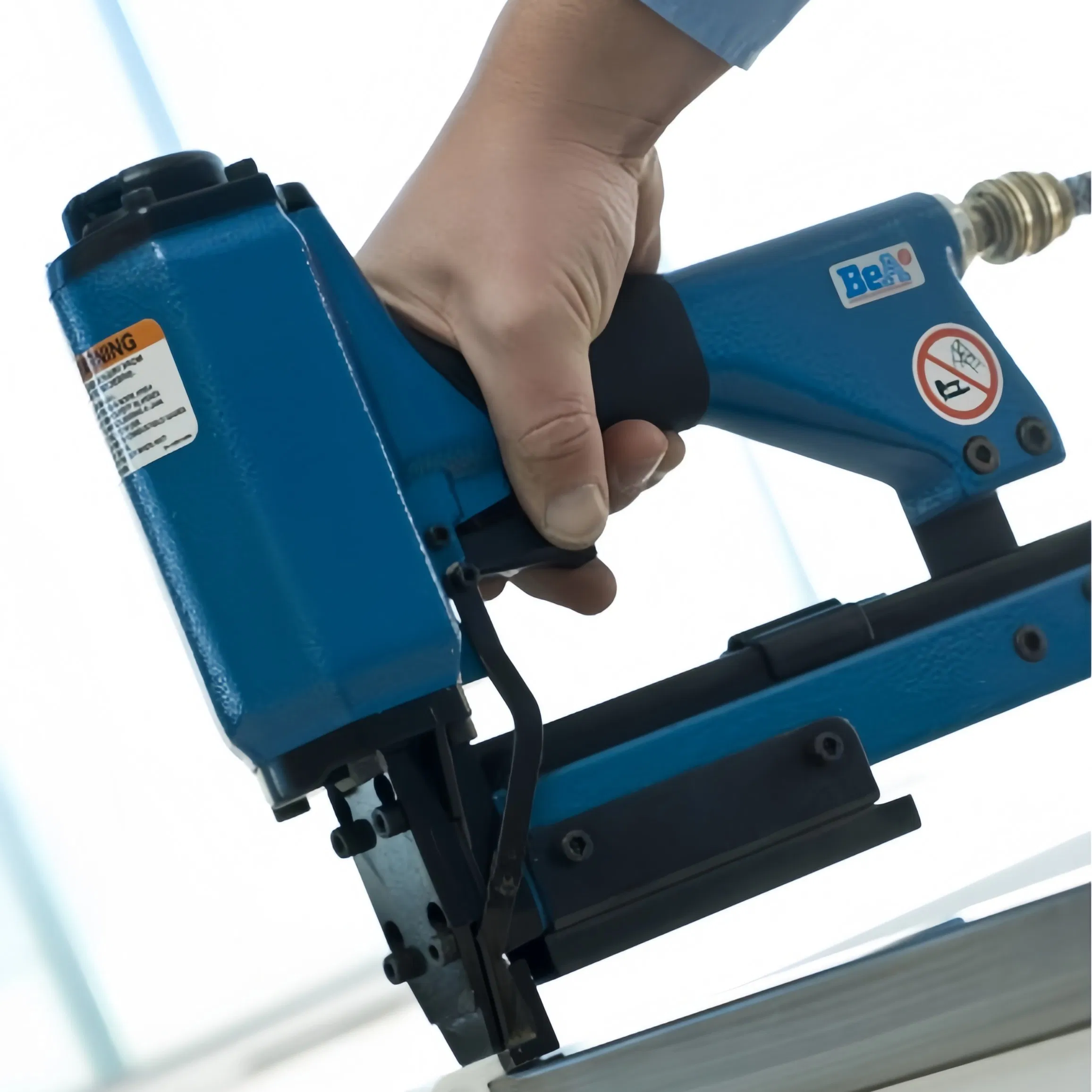 Industrial Grade Pneumatic Furniture Decorative 18ga F30 F32 Quick Release Preomatic Nailer Air Bard Nail Gun for Sofa