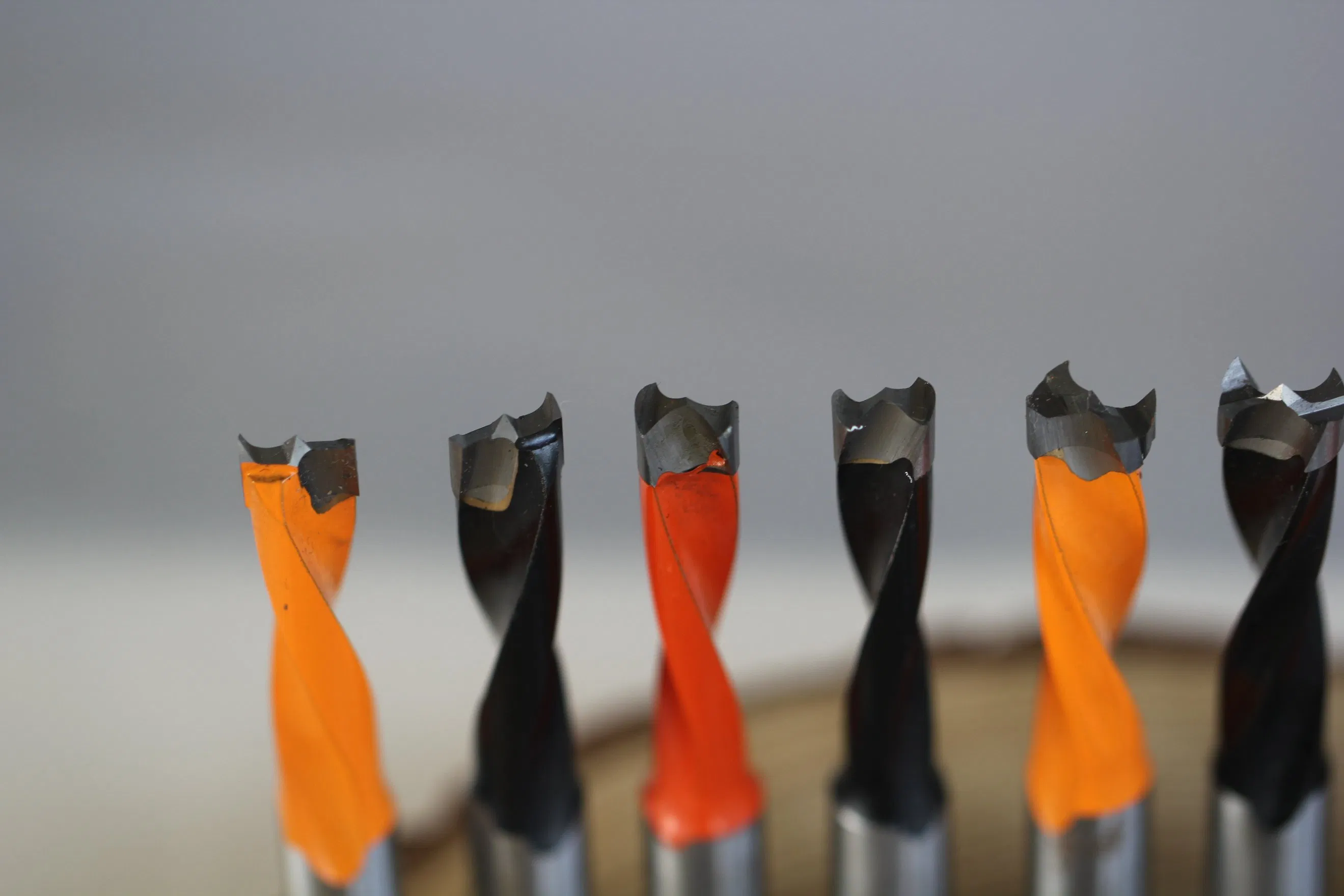 9*70 Versatile Professional-Grade Woodworking Drill Bits Designed for Various Types of Wood Including MDF, Hardwood, Soft Wood, and Melamine Boards.