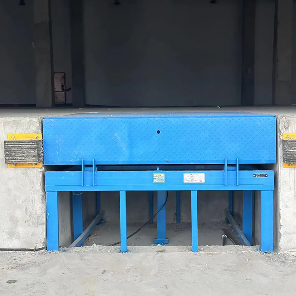 12 Tons Fixed Dock Leveler Electric Hydraulic Pit Type Load Ramp