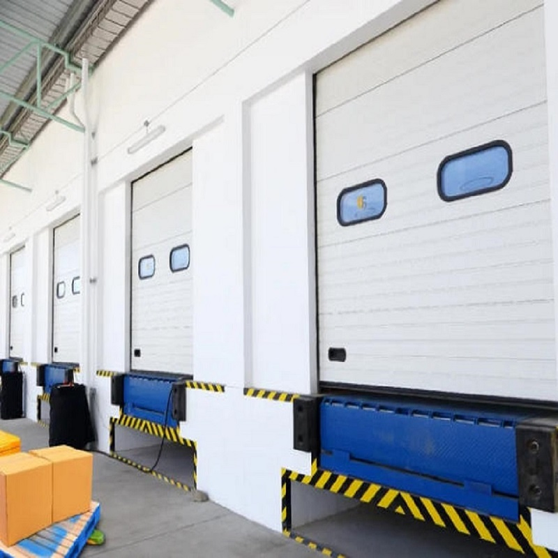 Adjustable High-Capacity Dock Leveler for Warehouse and Logistics Dock Equipment