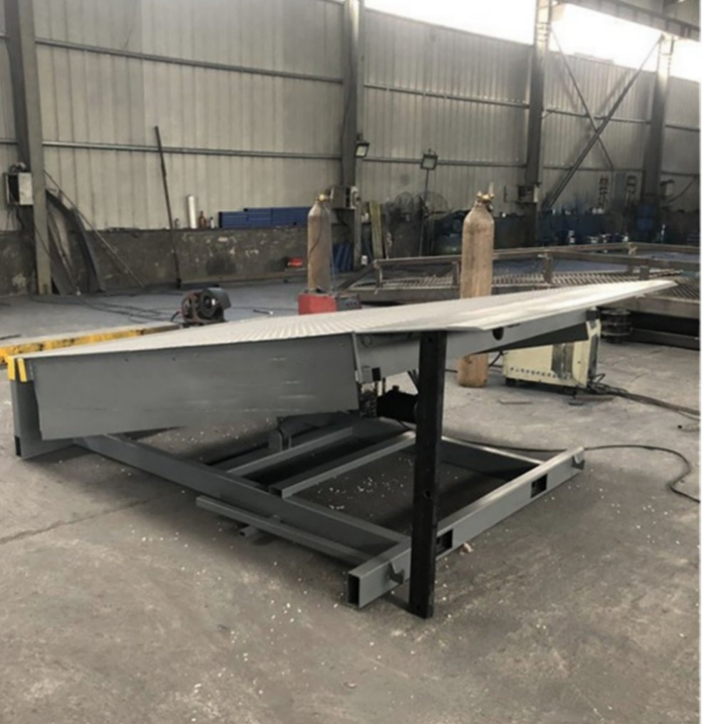 Industrial Adjustable Stationary Manual Fixed Warehouse Platform Hydraulic Lip Truck Container Dock Leveler