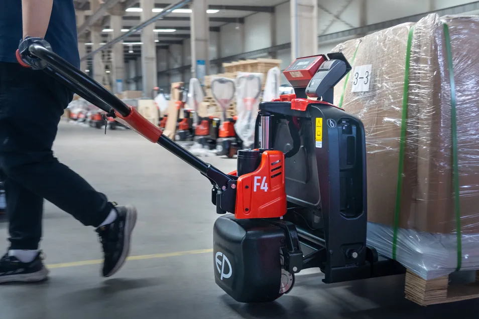 Pallet Truck Operation