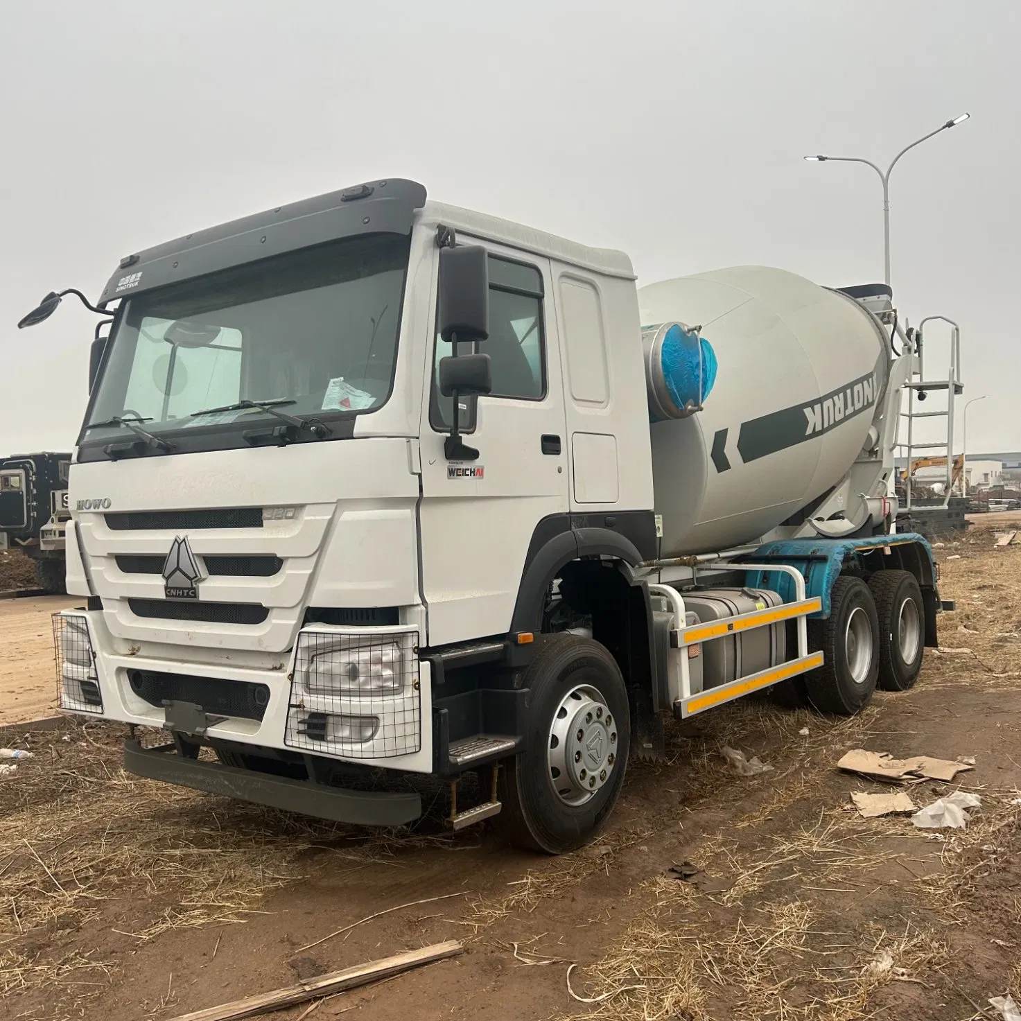 Urban Construction Mobile Heavy Duty Sinotruk HOWO 8 10 12 14 16 Cbm Dump Tipper Van on-Site Hydraulic Discharge Drum Mixing Concrete Cement Mixer Tank Truck