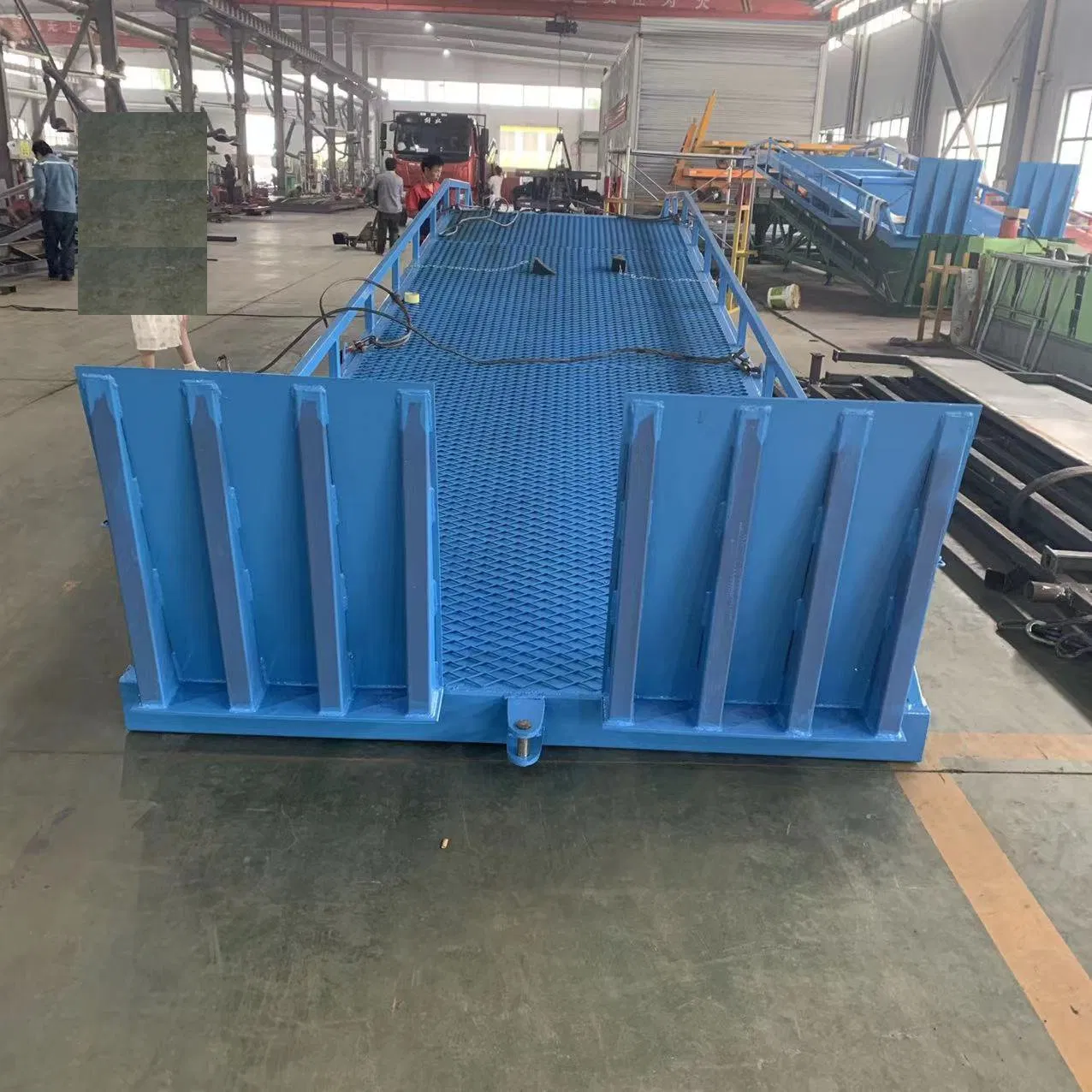 8 10 12 Tons Hydraulic Mobile Dock Ramp or Loading and Unloading Containers