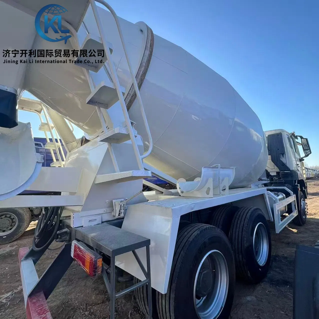 Self Dumping Heavy Duty Truck HOWO 6X4/8X4 Mixer 12 14 16 18 20 Cbms Drum Mixing Concrete New and Used Low Price for Sale Concrete Mixer Truck
