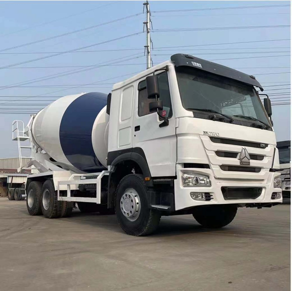 Hot Selling 2025 Years Model Sinotruk HOWO 6X4 10cbm Concrete Mixer Truck with Drum
