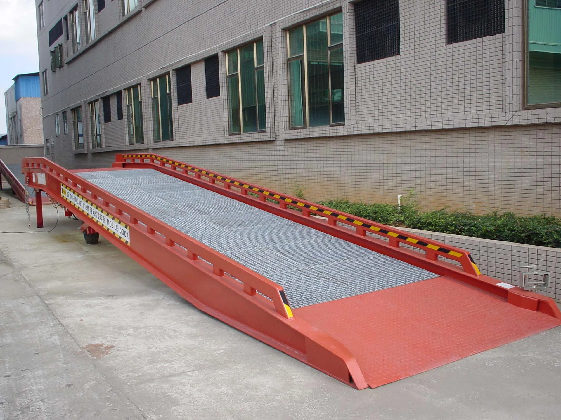 Mobile Dock Container Loading Ramps