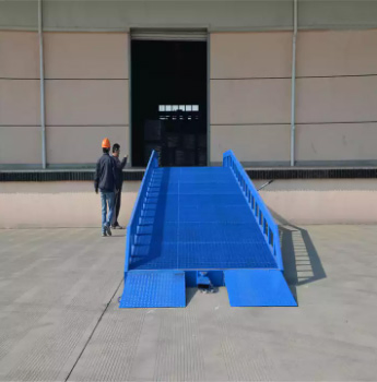 Boonai Movable Hydraulic Dock Leveler Mobile Container Loading Ramps