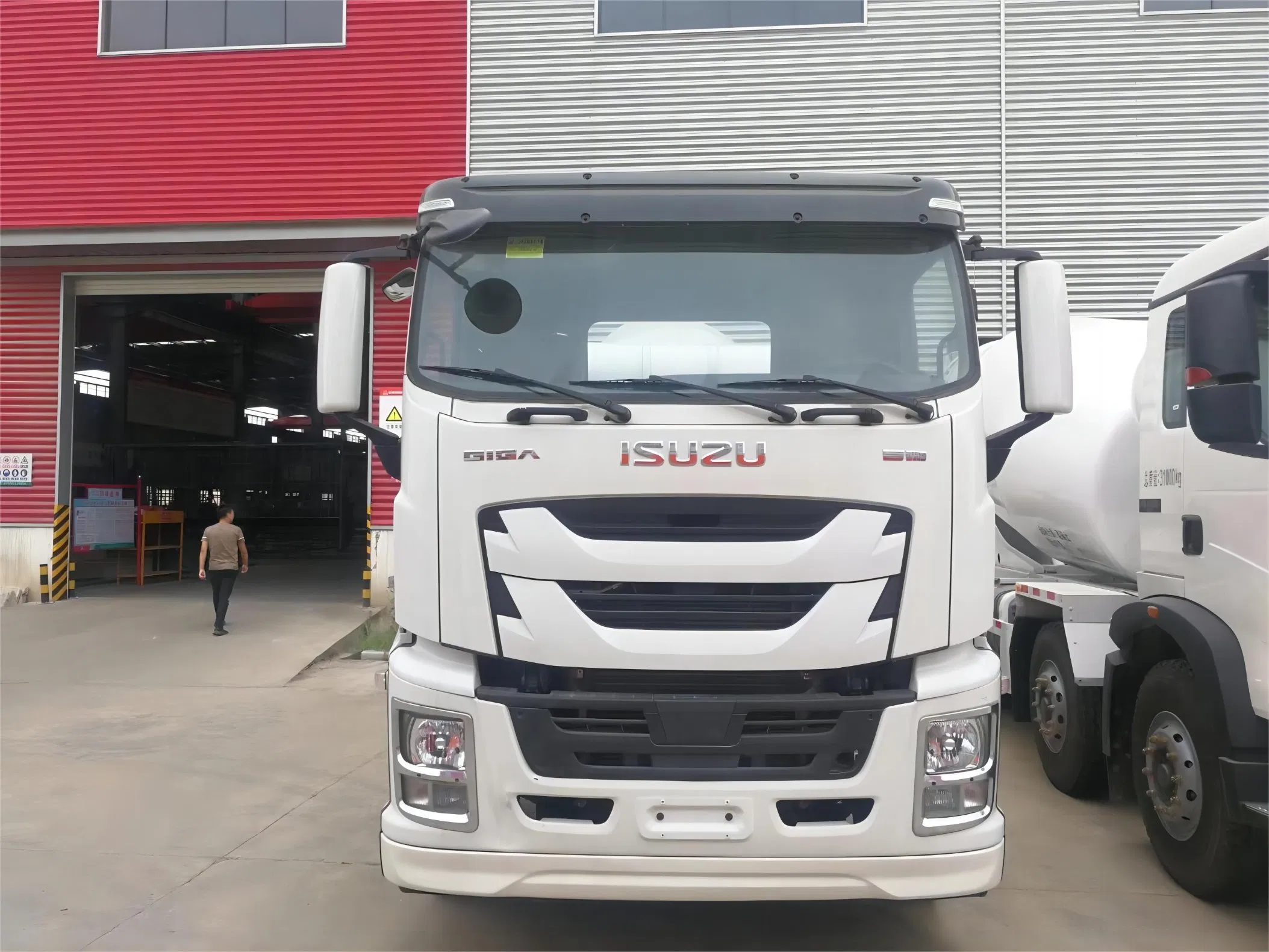 Top Brand Japan Giga Concrete Truck Mixer Price 8m3 9m3 10m3 Mobile Self Loading Concrete Cement Mixer Drum Truck