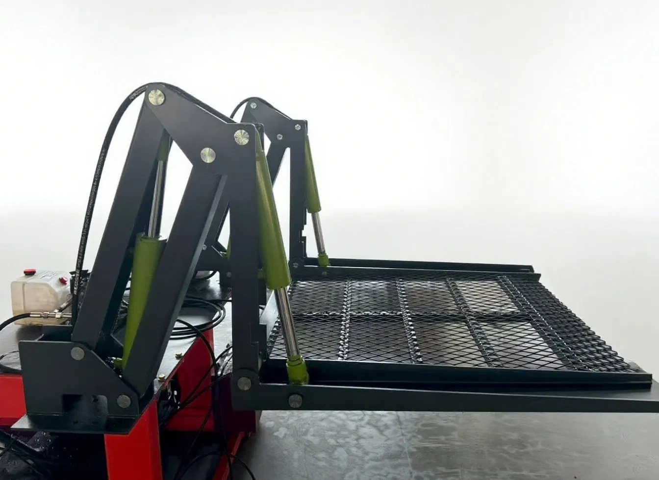 Versatile Tail Lift System for Trucks and Vans - High Performance