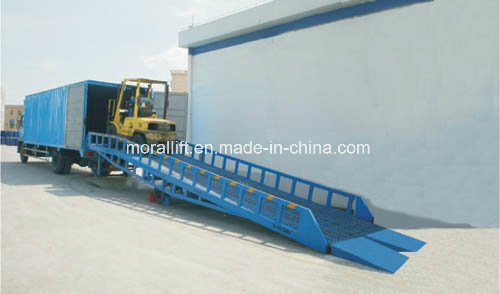 Hydraulic Mobile Forklift Loading Ramp with CE