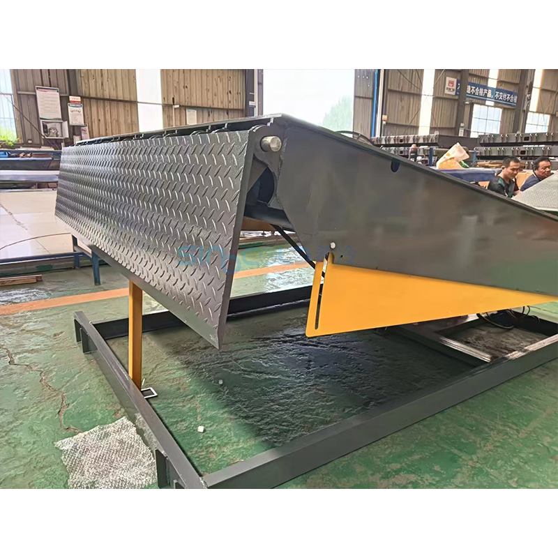 Fixed Electro-Hydraulic Docking Bridge Unloading Loading Platform Hydraulic Dock Leveler Warehouse Container Lifting Ramp