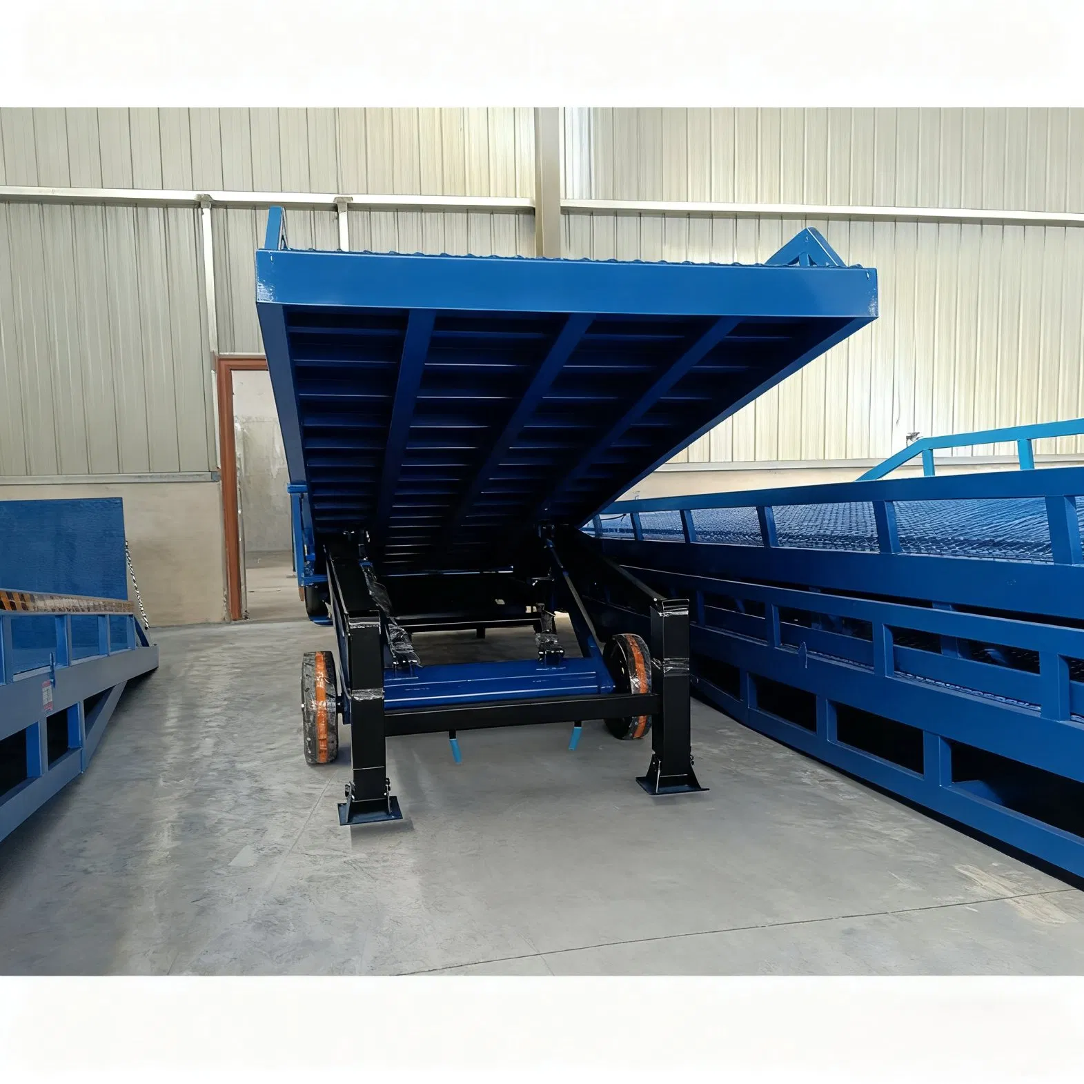 Mobile Dock Ramp for Shipping Container and Truck Loading Mobile Dock Ramp Container Loading Ramp Mobile Yard Ramp 8 T 10 T 12 T 14 T 16 T