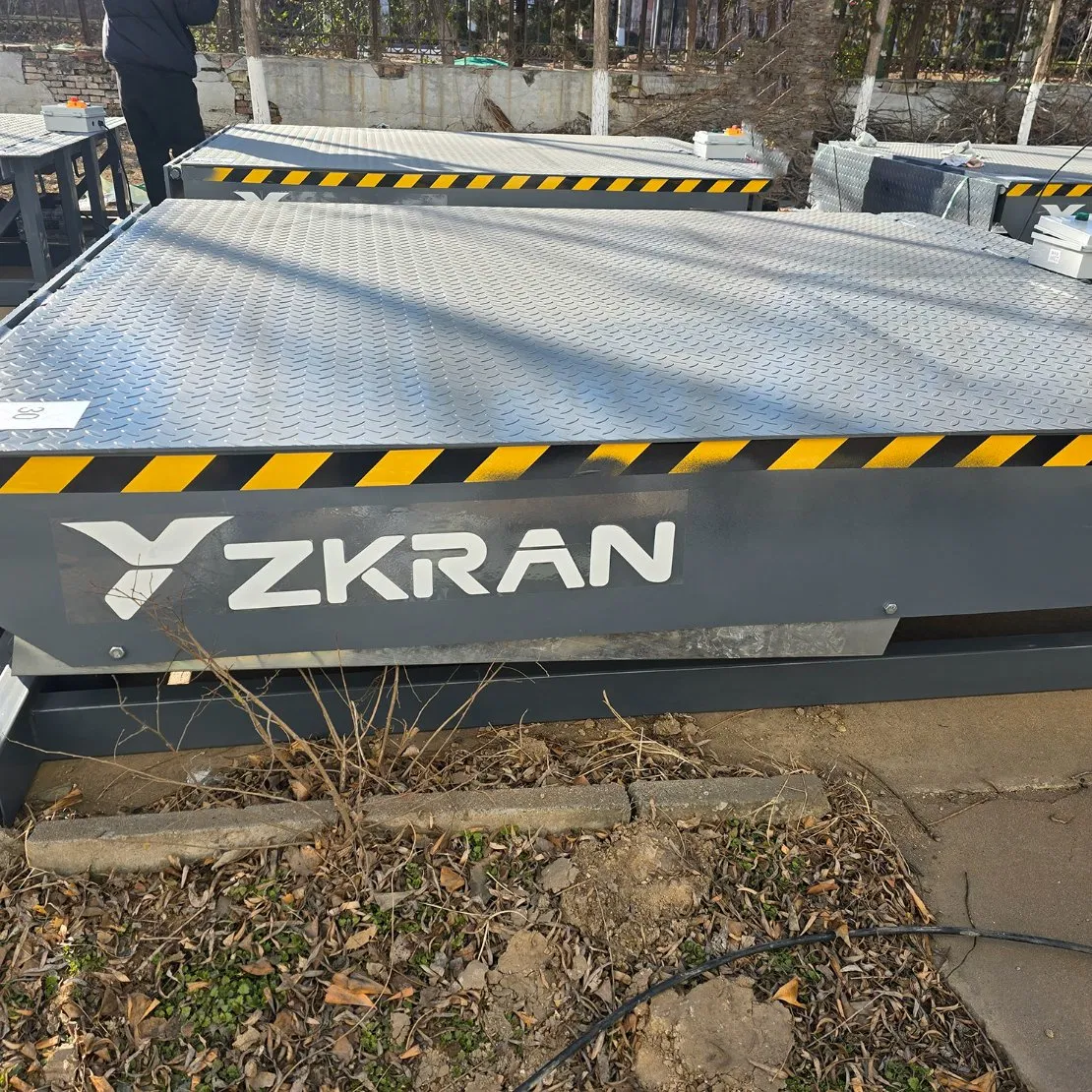 New Design Hydraulic Unloading Dock Ramp Platform Fixed Boarding Bridge