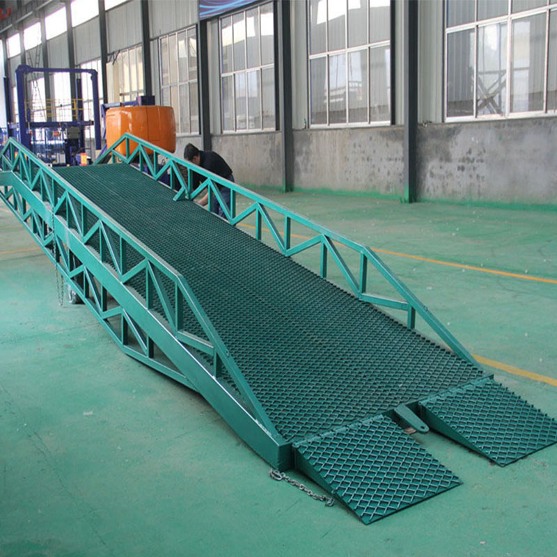 6t-15t Heavy Duty Manual Towable Hydraulic Lift Leveler Loading and Unloading Platform Yard Container Truck Loading Mobile Dock Ramp