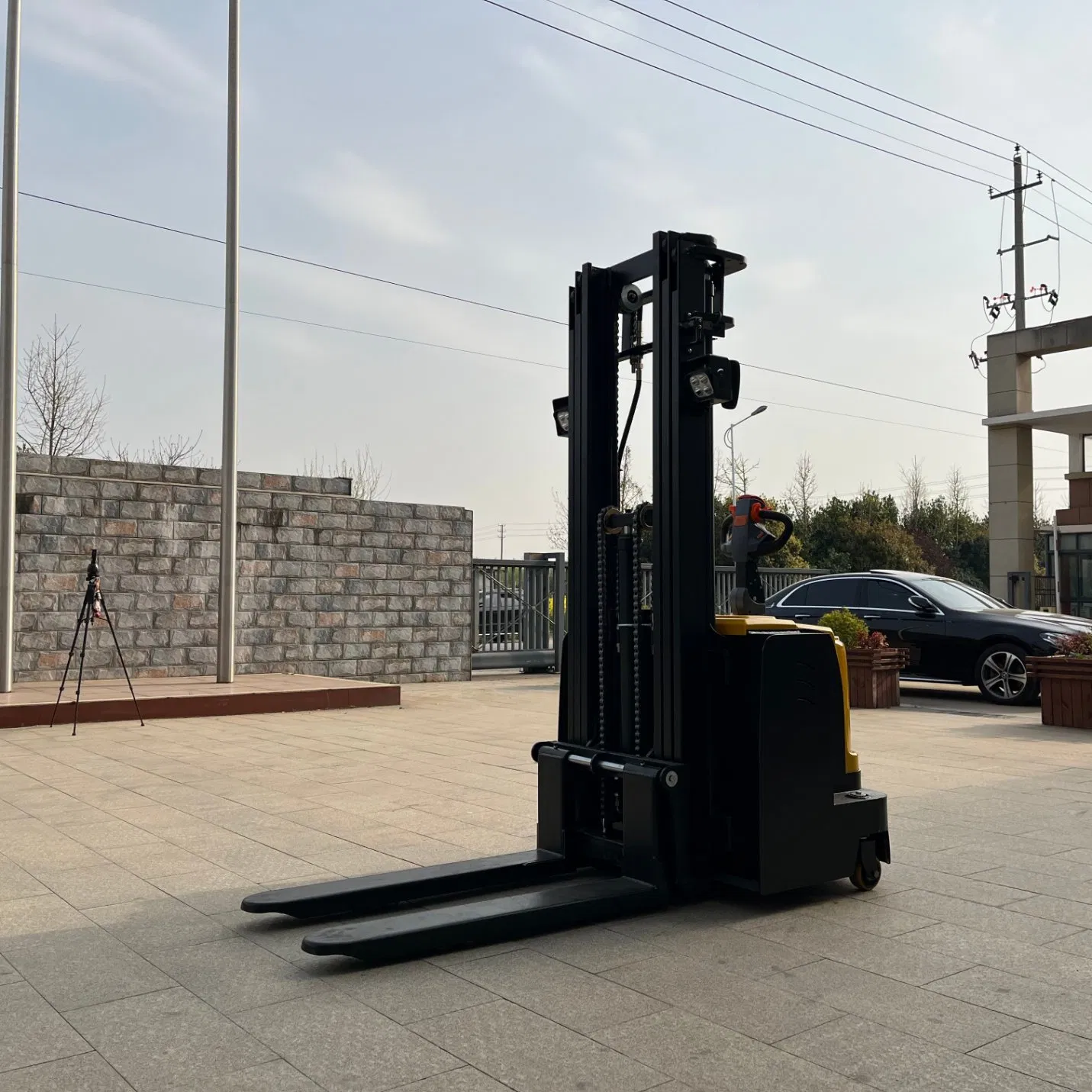 High-Performance Electric Pallet Stacker with Adjustable Lift Height